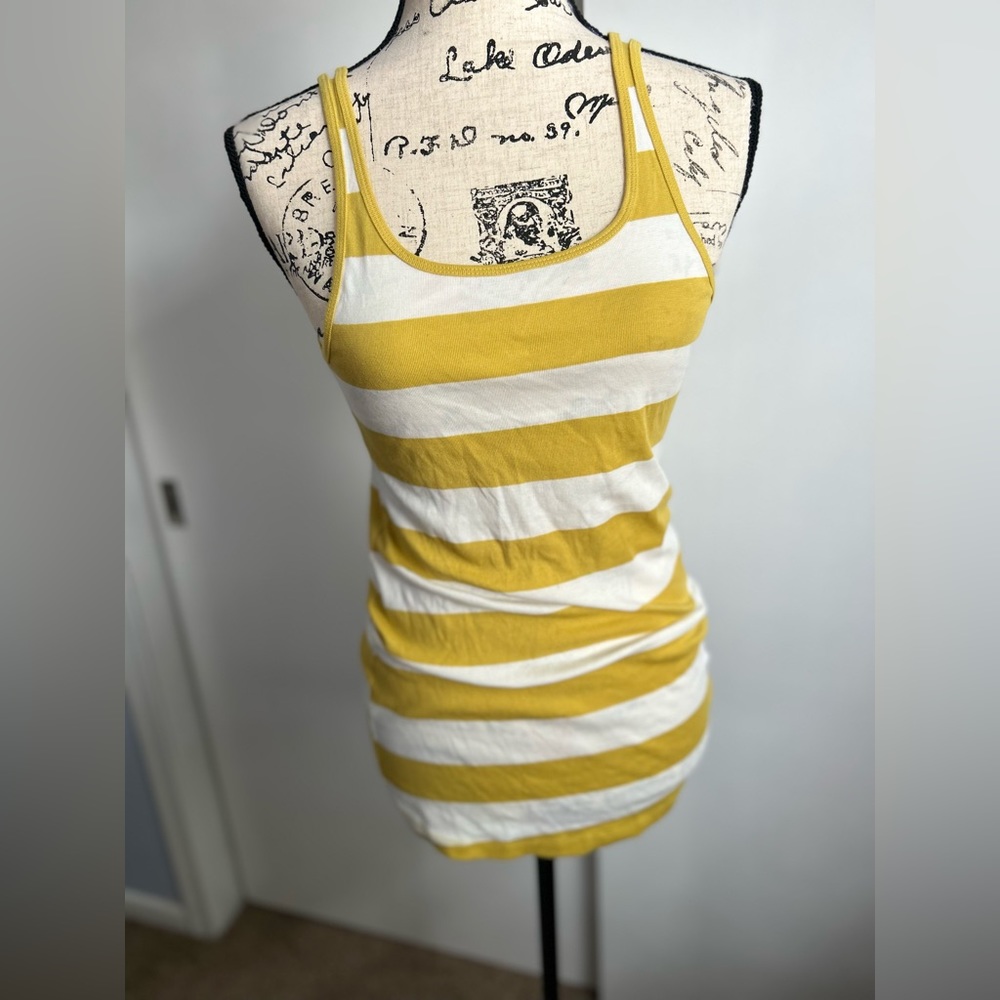 Old Navy Tank Top‎